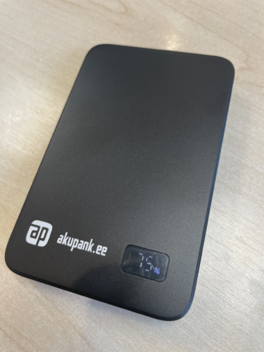 "F20 10k" (10 000 мАч) с зарядкой часов photo review