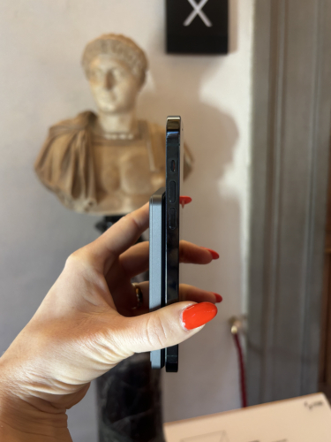 Ультратонкий пауэрбанк с подставкой "F15-5k" (5000 мАч) photo review